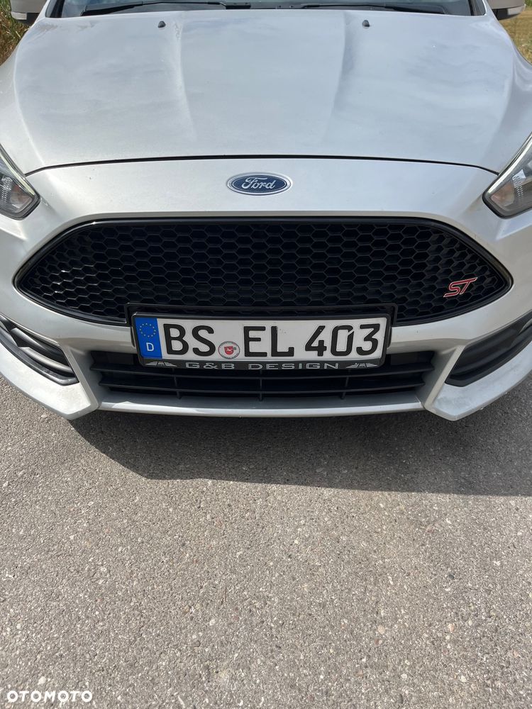 Ford Focus 2.0 EcoBoost ST - 25
