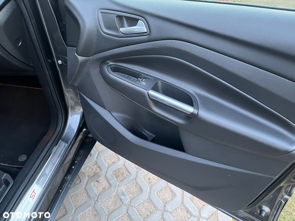 Ford Kuga 2.0 TDCi 4x4 ST-Line - 34