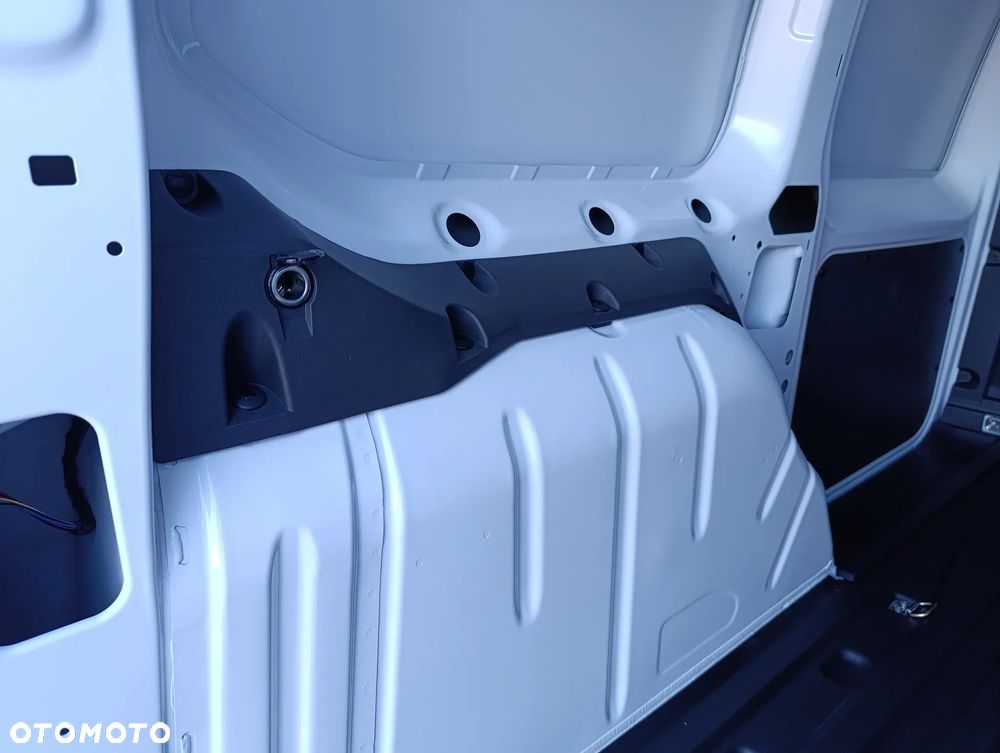 Ford Transit Connect - 12