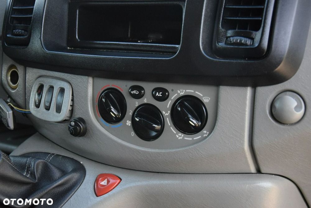 Renault Trafic - 21