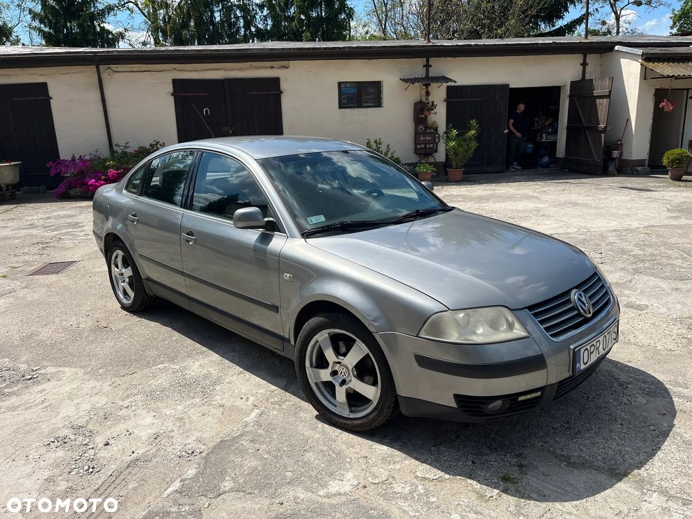 Volkswagen Passat 1.9 TDI Basis - 1