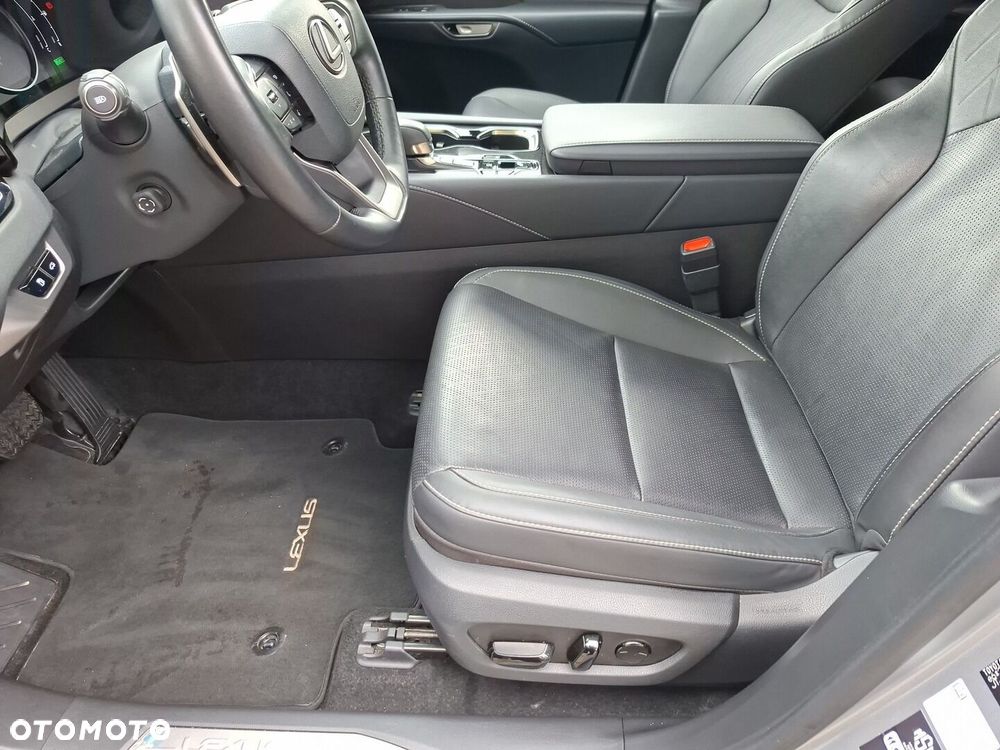 Lexus RX - 11