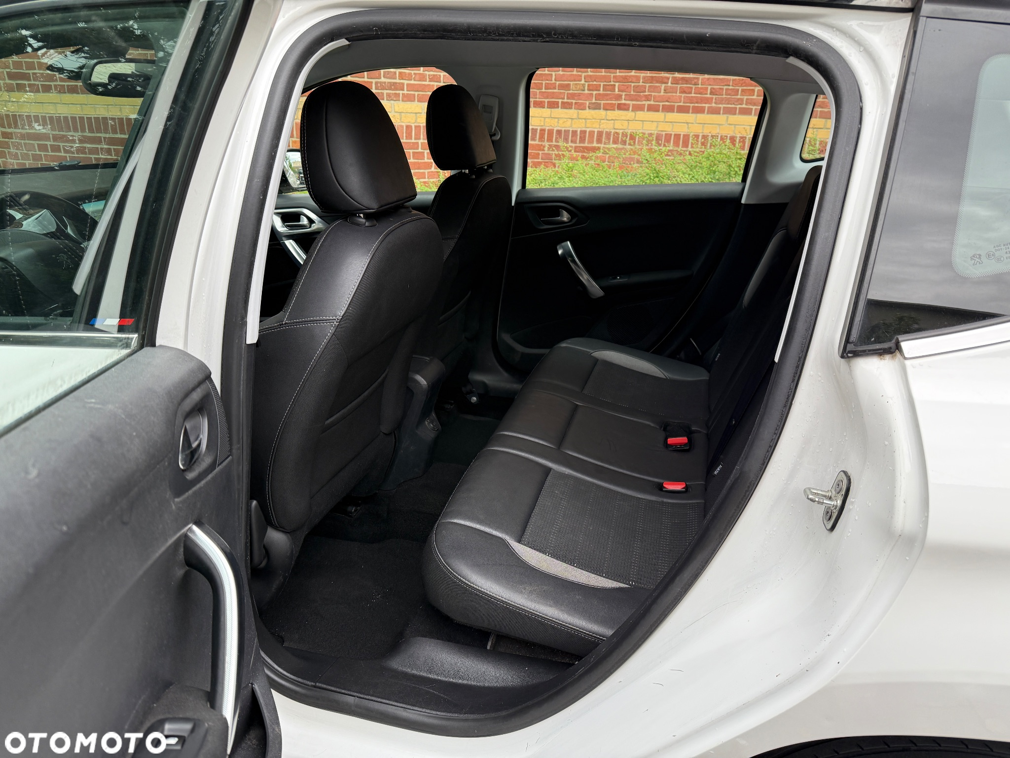 Peugeot 2008 1.6 BlueHDi Allure - 12