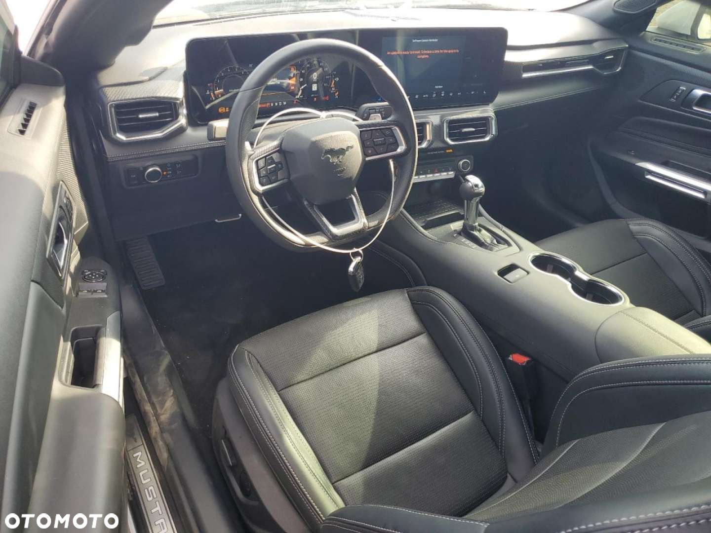 Ford Mustang - 4