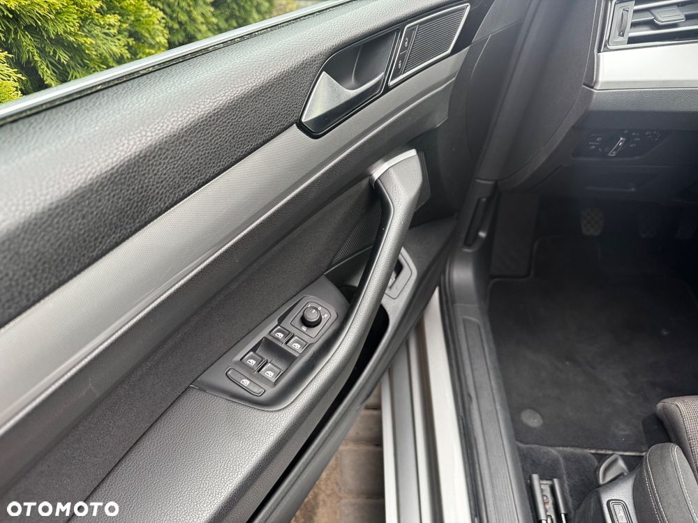 Volkswagen Passat Variant 2.0 TDI (BlueMotion Technology) Comfortline - 26