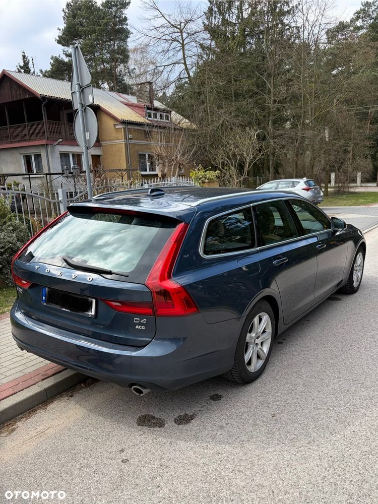 Volvo V90 D4 Geartronic Momentum Pro - 2
