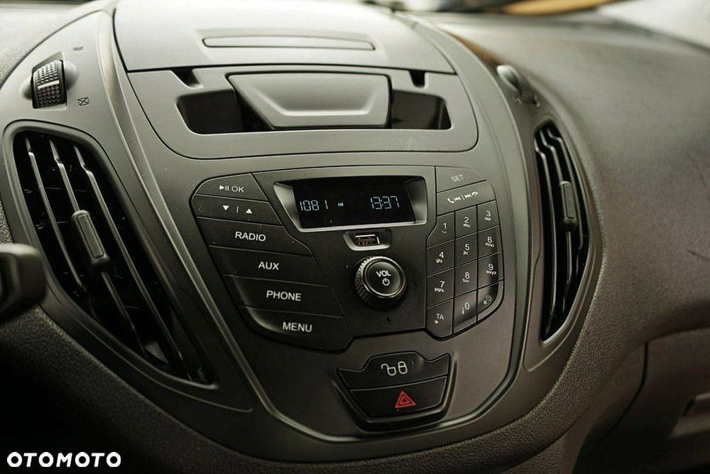 Ford Transit Courier - 18