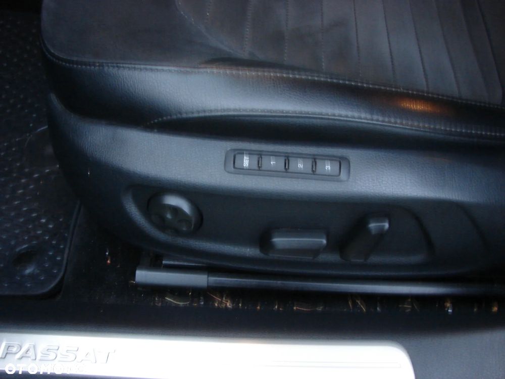 Volkswagen Passat - 13