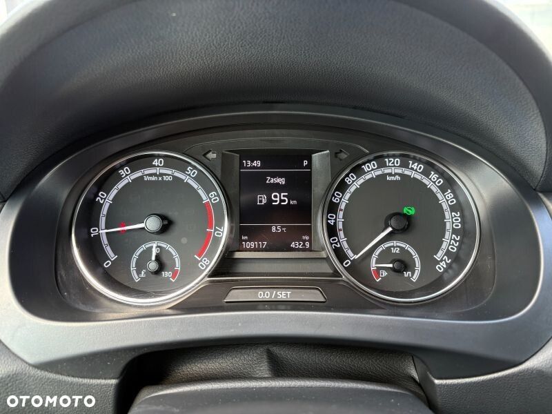 Skoda RAPID 1.0 TSI Style DSG - 34