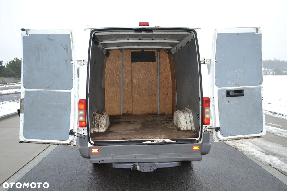 Mercedes-Benz Sprinter - 21