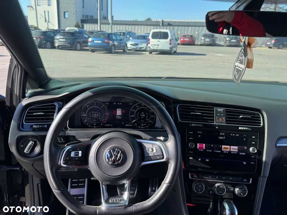 Volkswagen Golf - 18