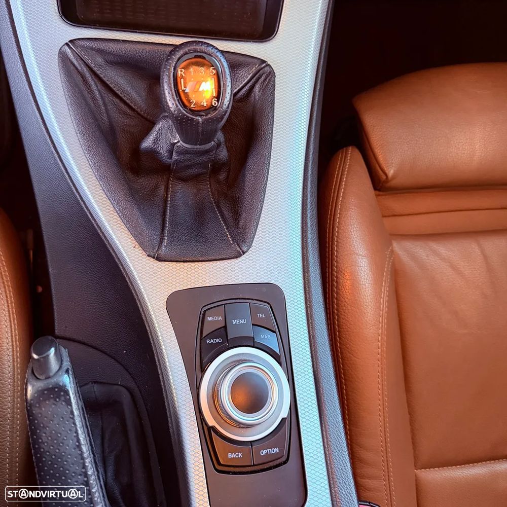 BMW 320 d Pack M - 32