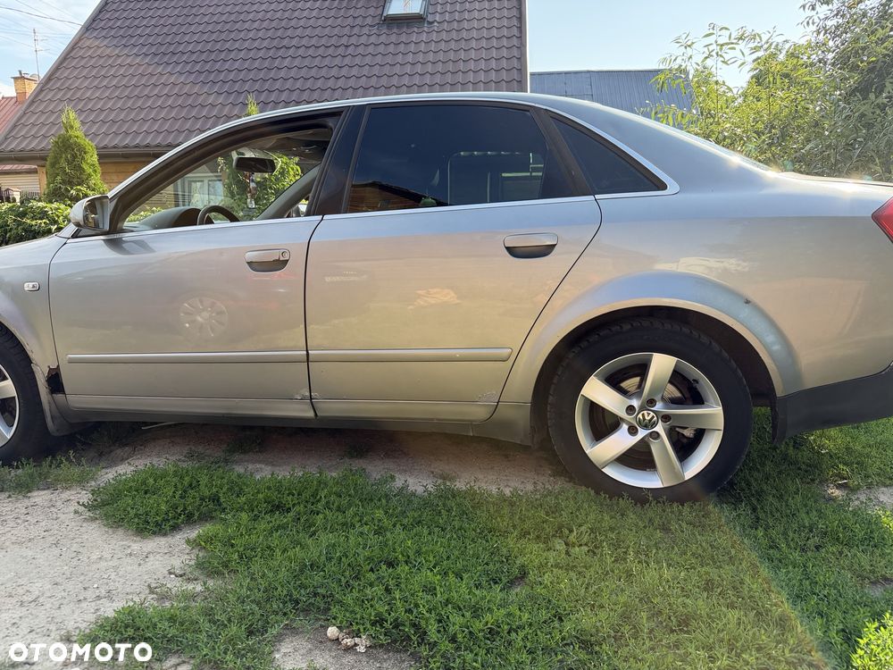 Audi A4 Limousine - 5