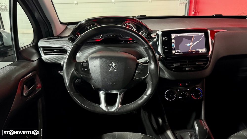 Peugeot 2008 1.2 PureTech Style - 24