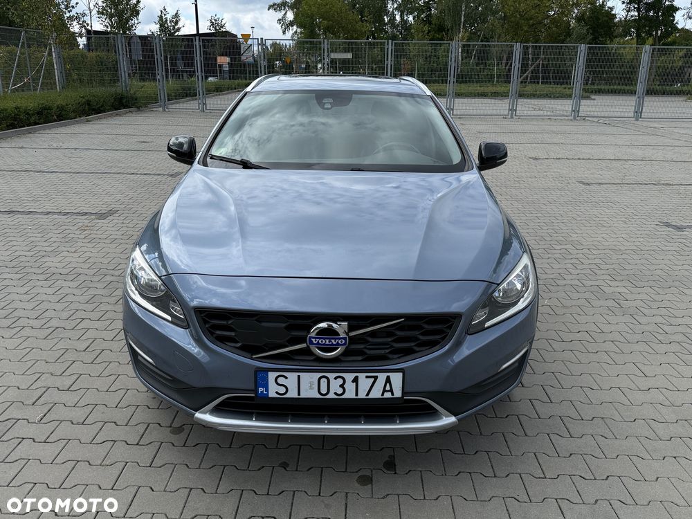 Volvo V60 Cross Country - 11