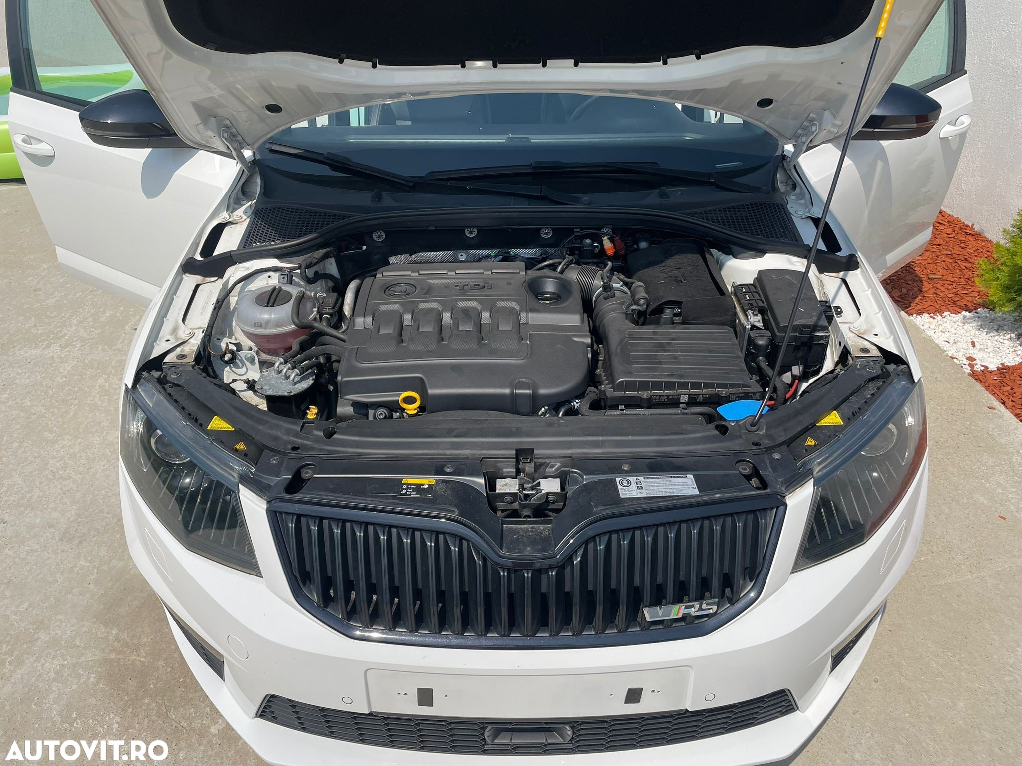Skoda Octavia 2.0 TDI (Green tec) DSG RS - 12