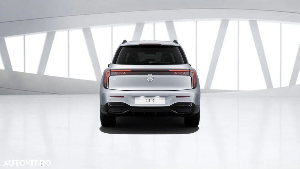 Mercedes-Benz GLB - 11