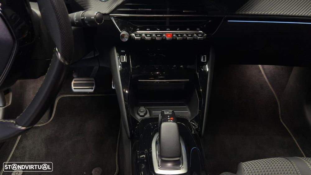 Peugeot e-208 GT - 48