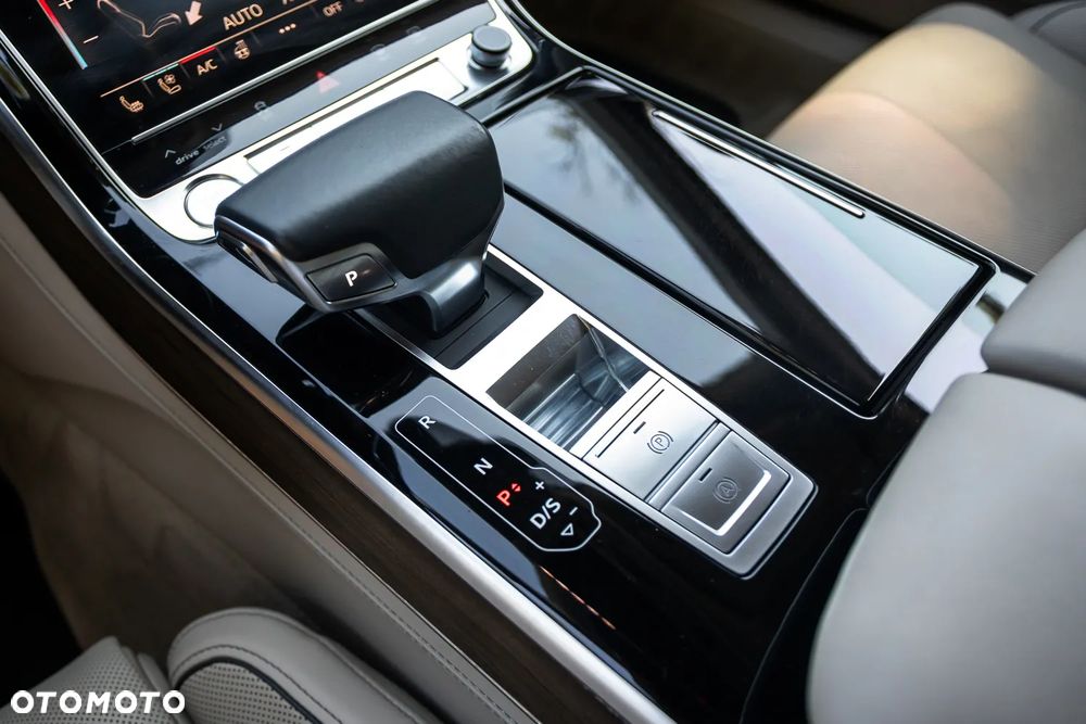 Audi A8 - 24