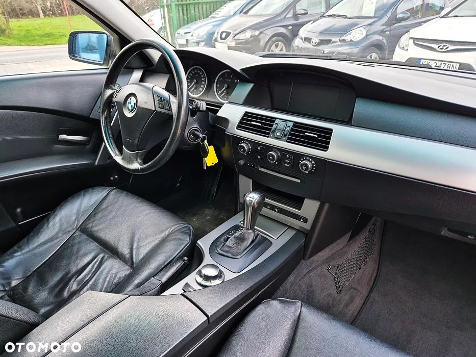 BMW Seria 5 523i - 37