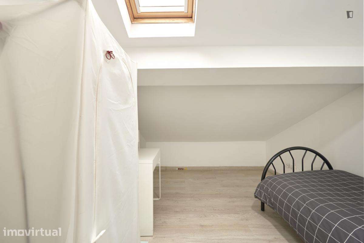 Quarto - localizado em Amadora Lisbon - Grande imagem: 3/18