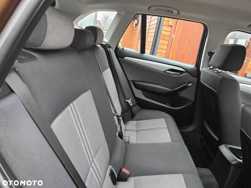 BMW X1 sDrive18d xLine - 22