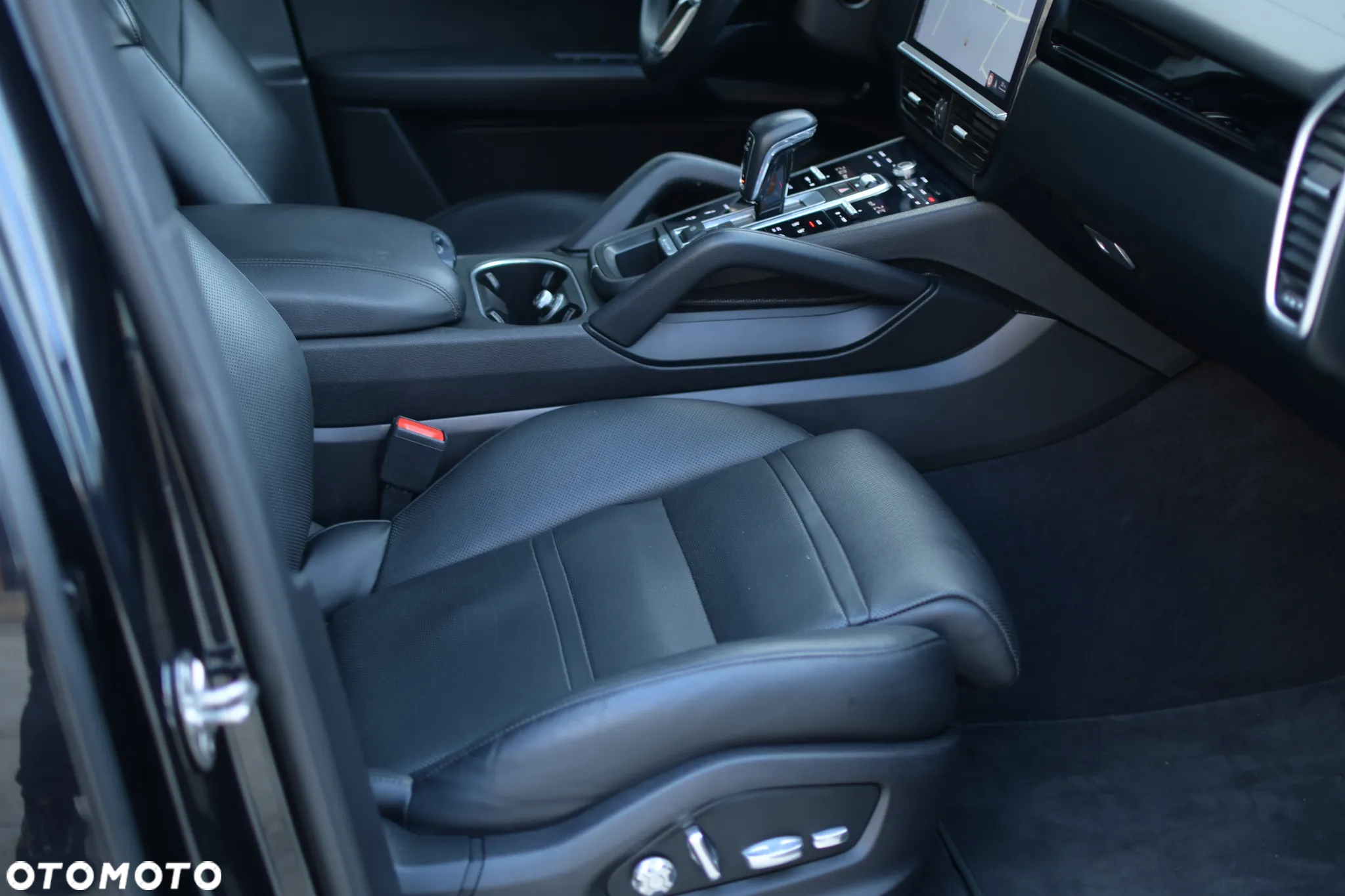 Porsche Cayenne S - 23