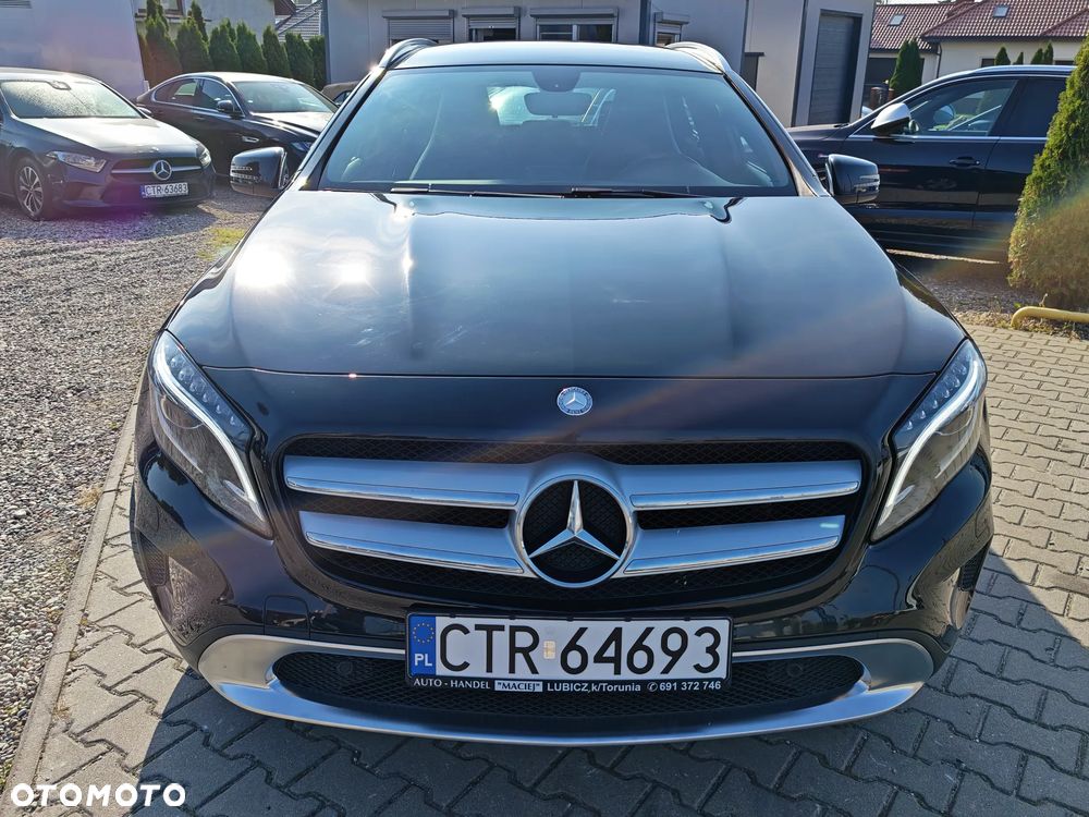 Mercedes-Benz GLA - 13