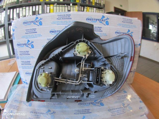 Farol Tras Stop2991 TOYOTA YARIS 1 FASE 2 2003 1.0I 65CV 5P CINZENTO ESQ DANIFICADO - 4