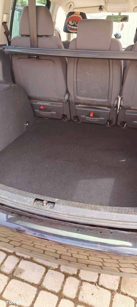 Volkswagen Touran - 7