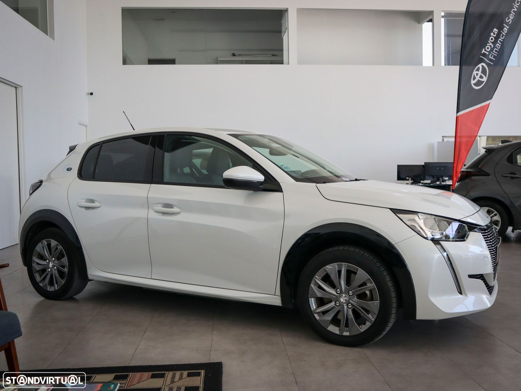 Peugeot e-208 - 8