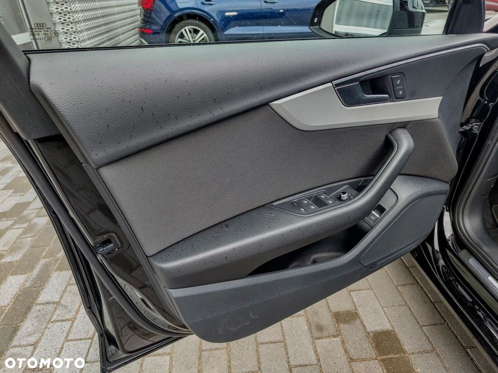 Audi A4 Limousine - 13