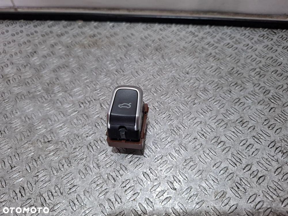 Przycisk otwierania klapy bagażnika Audi A4 B8 2013 rok nr 8K0959831B - 1