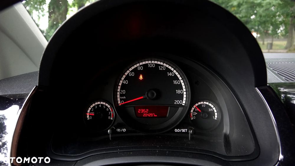 Volkswagen up! move - 13