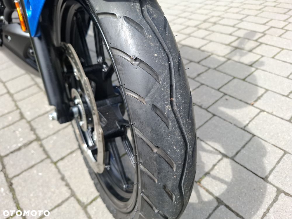 Suzuki GSX - 14