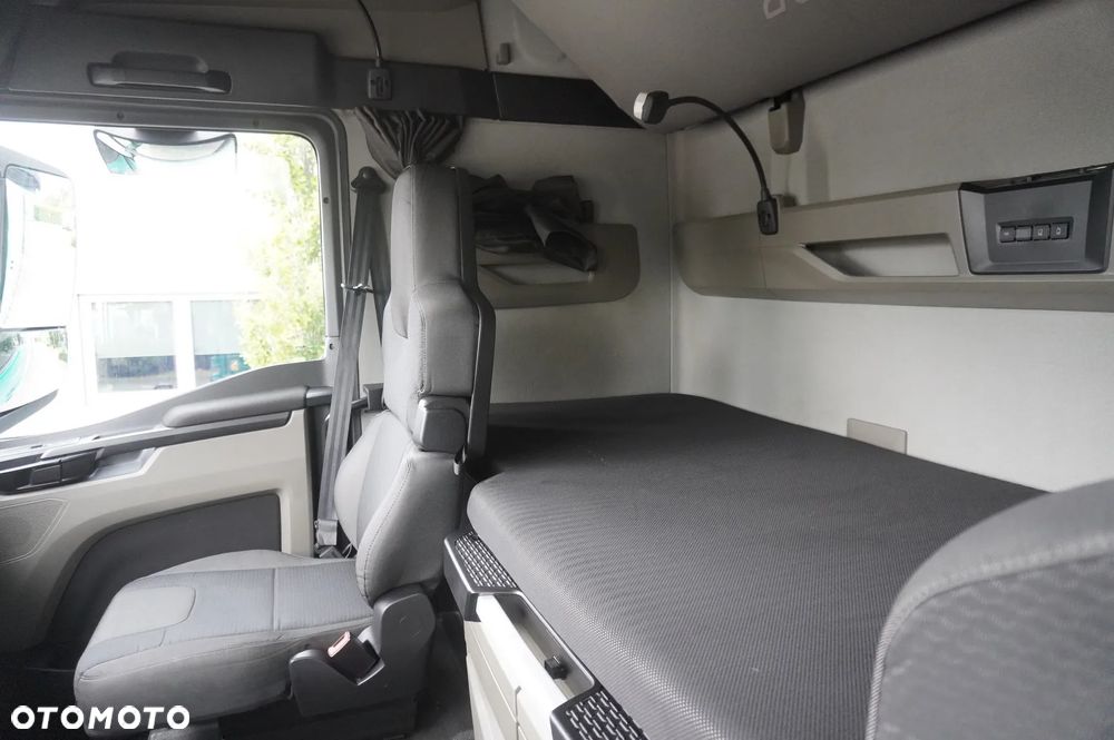 MAN TGX 18.470 / Zestaw / Przyczepa 19 EPAL / Firanka 19 EPAL / 2022 / Retarder / 15 sztuk - 30