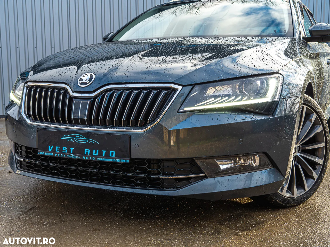 Skoda Superb Combi 2.0 TDI DSG 4X4 Laurin & Klement - 35
