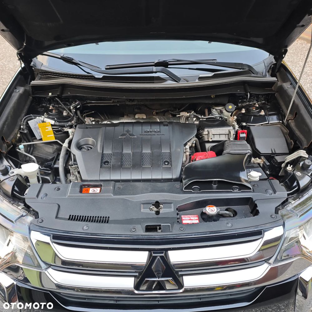 Mitsubishi Outlander 2.2 DI-D 4WD Intense - 22