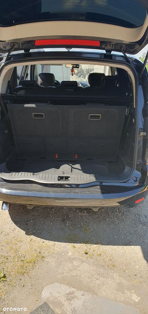 Ford S-Max - 14