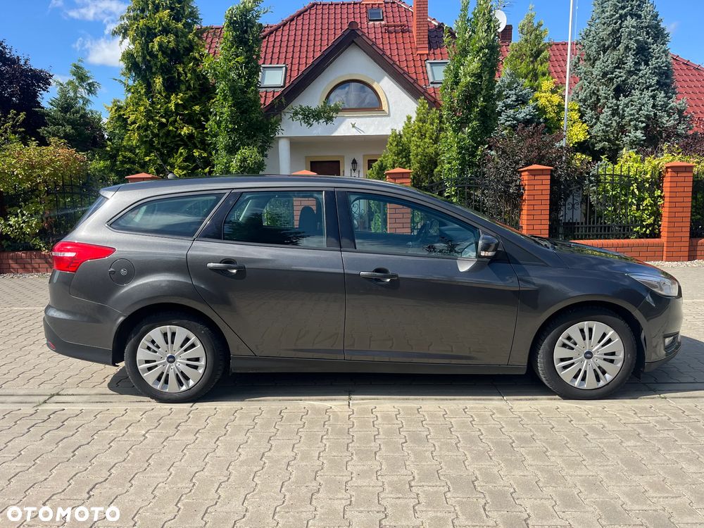 Ford Focus 1.5 TDCi SYNC Edition - 9