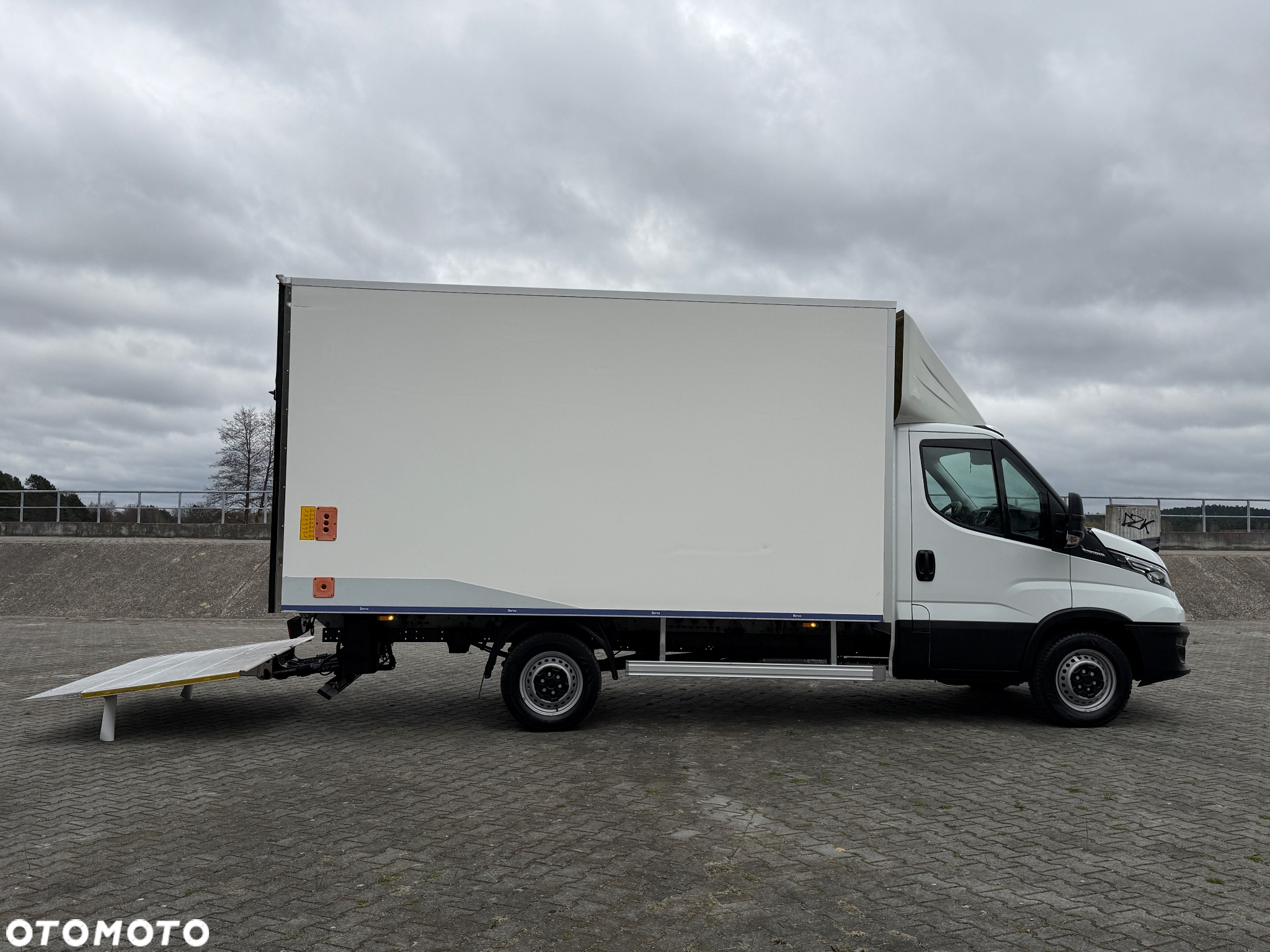 Iveco DAILY 35-160 160KM Hi Matic *Resor+Poduszka* Full LED Kontener * Izoterma +Winda 750KG SUPER STAN!!! - 22