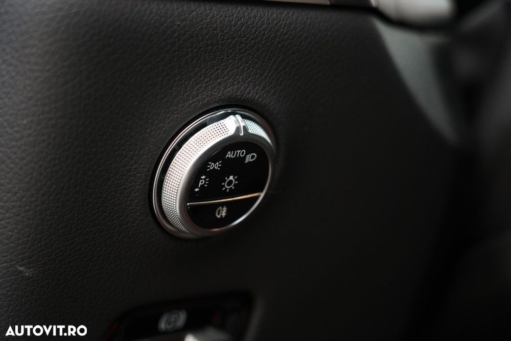 Mercedes-Benz GLC - 33