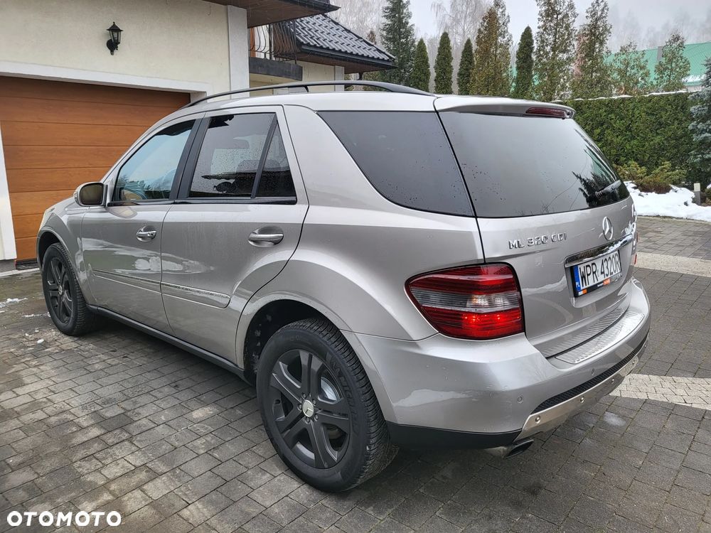 Mercedes-Benz ML - 21