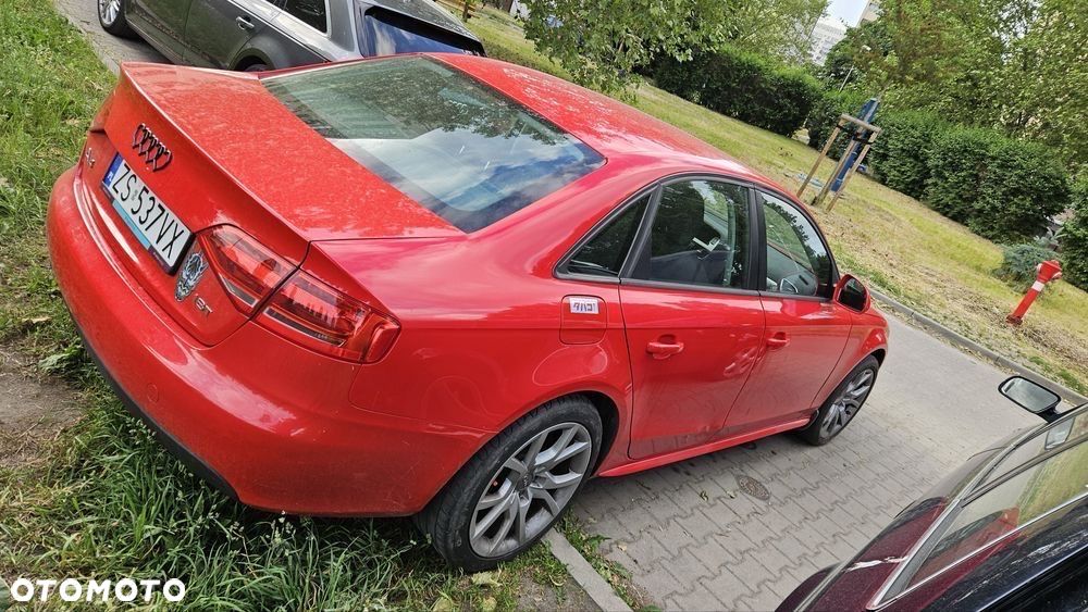 Audi A4 Limousine - 4