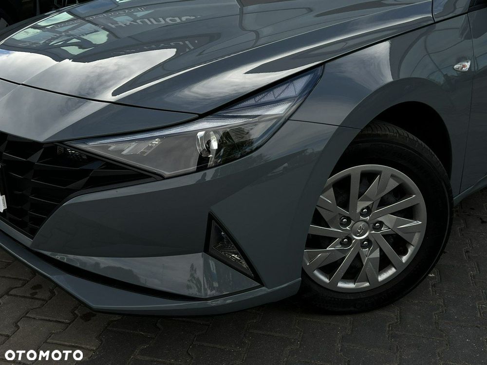 Hyundai Elantra - 4