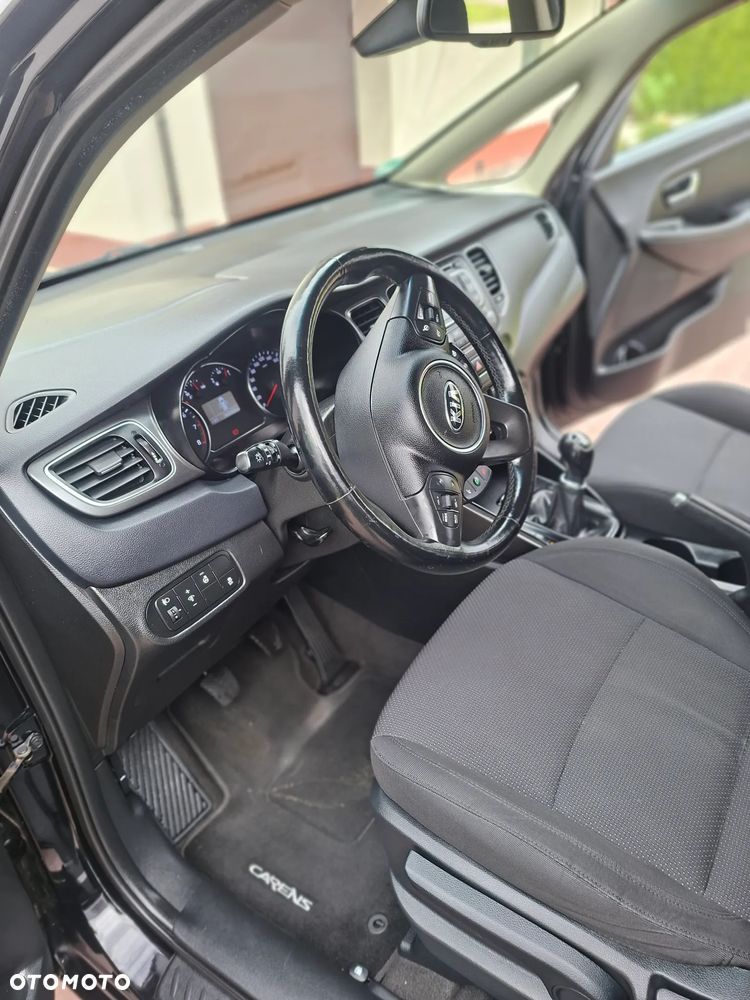 Kia Carens 1.6 GDI Dream Team Edition - 16