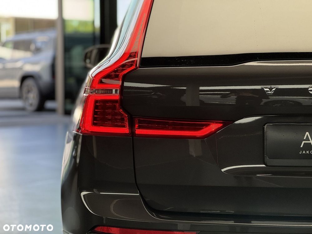 Volvo XC 60 B4 B Momentum Pro - 39