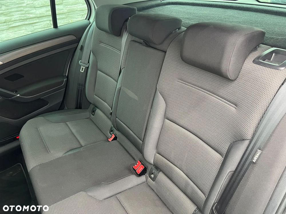 Volkswagen Golf e-Golf - 14