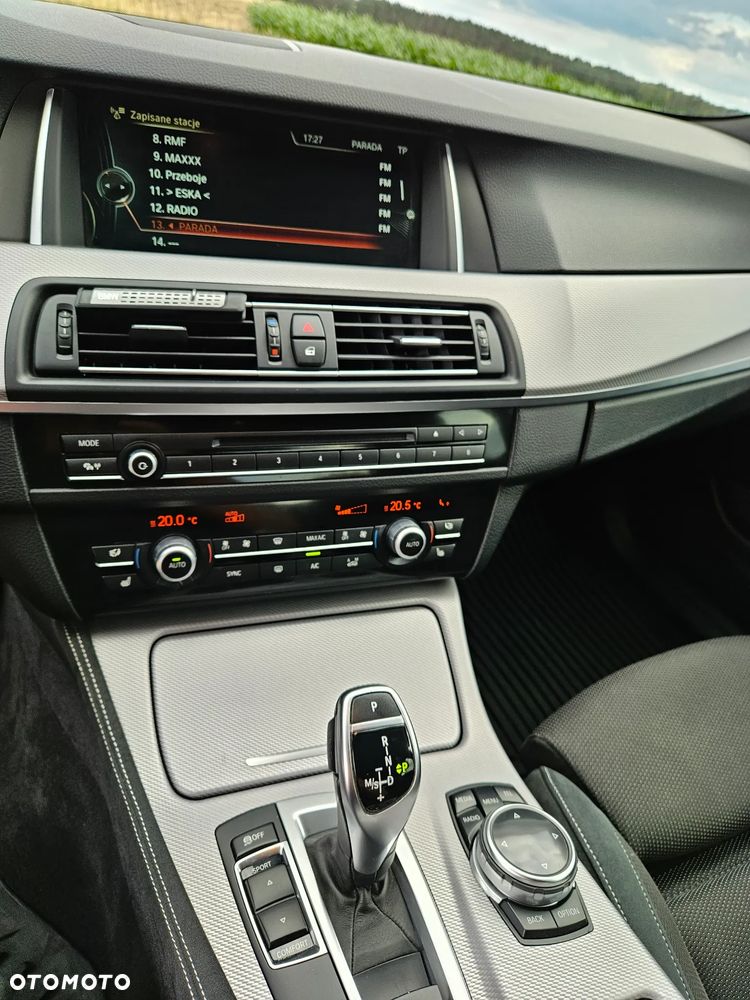 BMW Seria 5 525d xDrive - 16