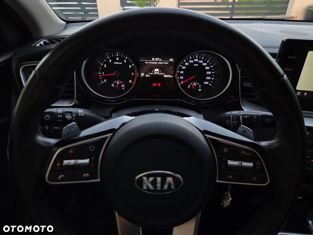 Kia XCeed 1.6 T-GDI L Business Line DCT - 19